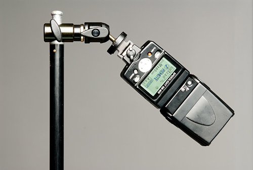 A fundamental necessety for any flash bracket is to be able to hold the flash gun in a vertical mode and pointing downwards.