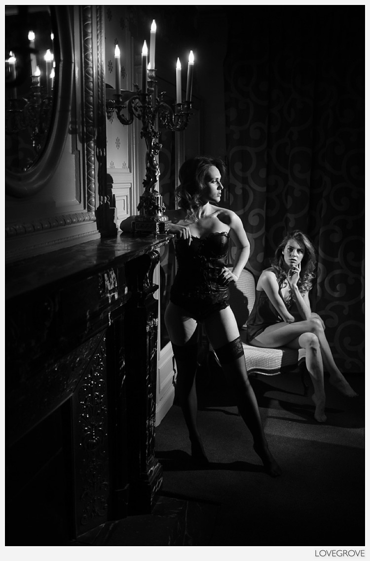 Boudoir in Paris with Alicia Endemann and Agata Suduiko